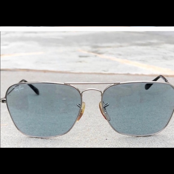 Ray-Ban Accessories - Ray-Ban Aviators. Silver Frames with Grayish Lens.